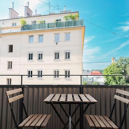Beautiful 2-Bedroom Apartment Near Schoenbrunn Bécs Kültér fotó