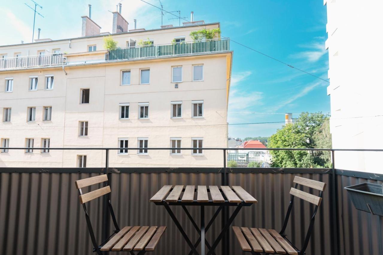 Beautiful 2-Bedroom Apartment Near Schoenbrunn Bécs Kültér fotó
