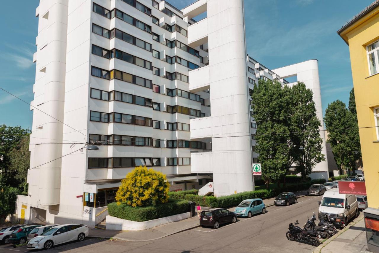 Beautiful 2-Bedroom Apartment Near Schoenbrunn Bécs Kültér fotó