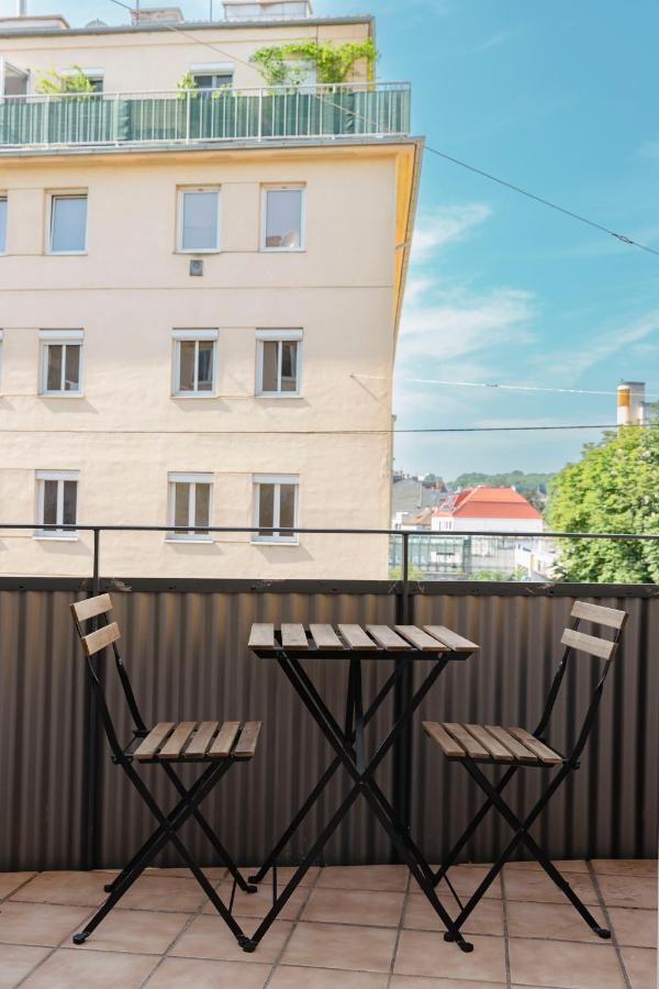 Beautiful 2-Bedroom Apartment Near Schoenbrunn Bécs Kültér fotó