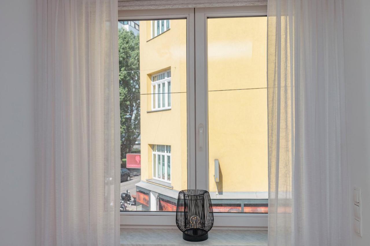 Beautiful 2-Bedroom Apartment Near Schoenbrunn Bécs Kültér fotó