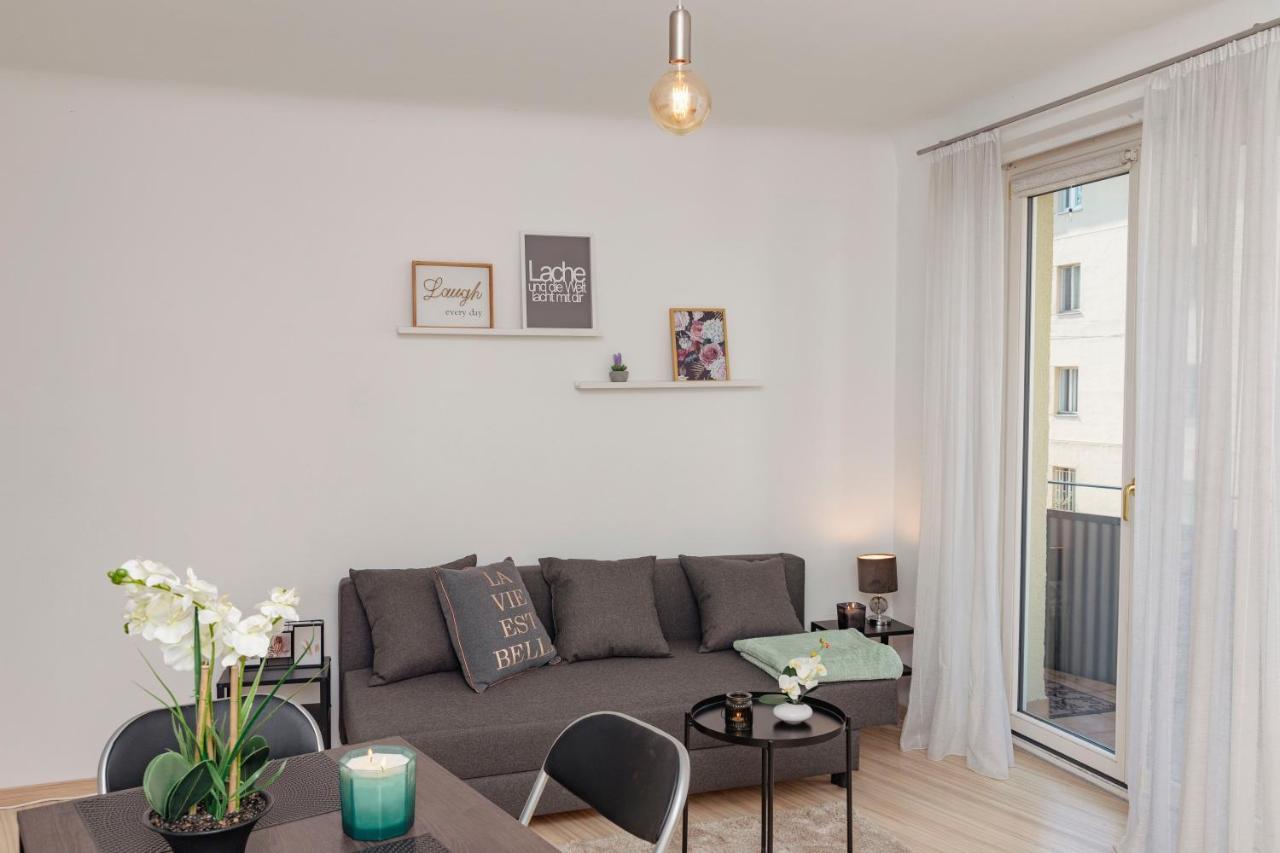Beautiful 2-Bedroom Apartment Near Schoenbrunn Bécs Kültér fotó