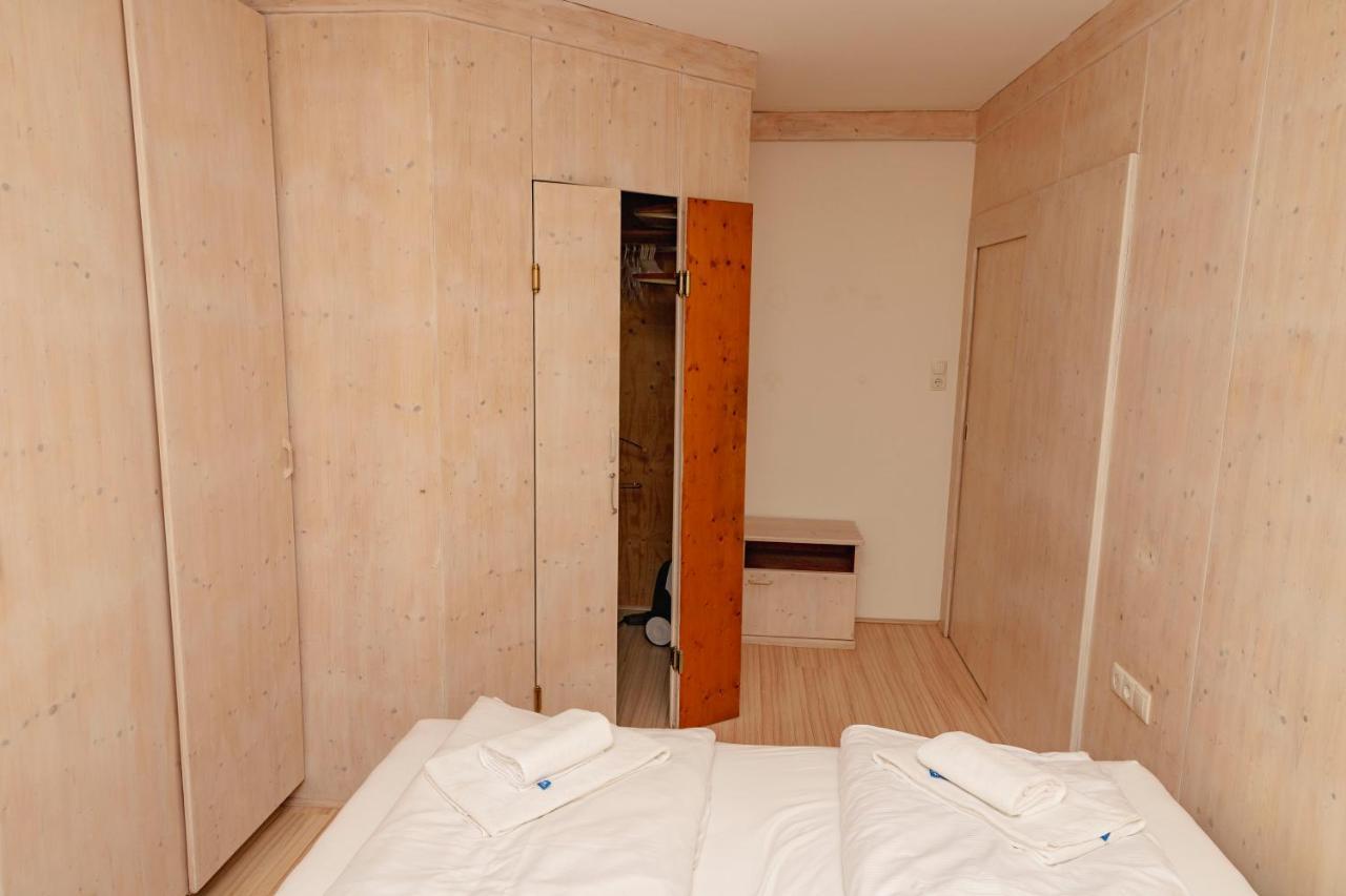 Beautiful 2-Bedroom Apartment Near Schoenbrunn Bécs Kültér fotó
