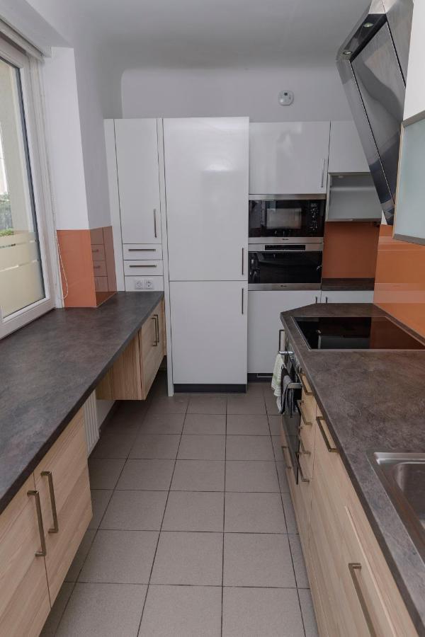 Beautiful 2-Bedroom Apartment Near Schoenbrunn Bécs Kültér fotó